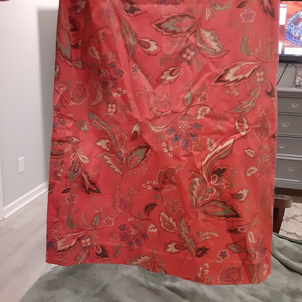 Women skirt